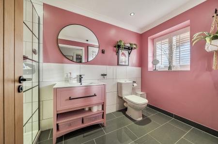 1395710-18-696515...