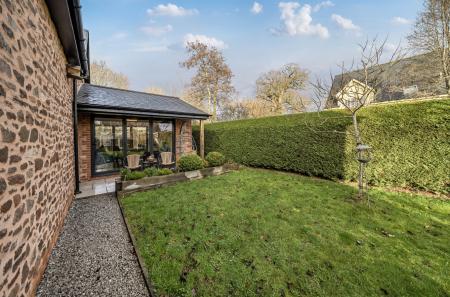 1395710-28-696516...