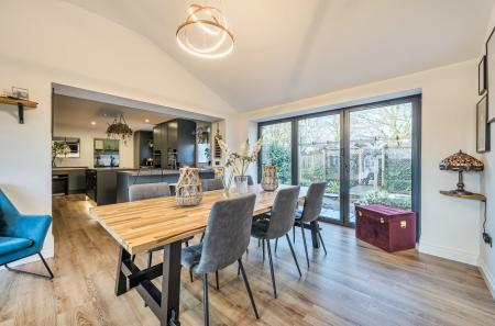 1395710-5-696513c...