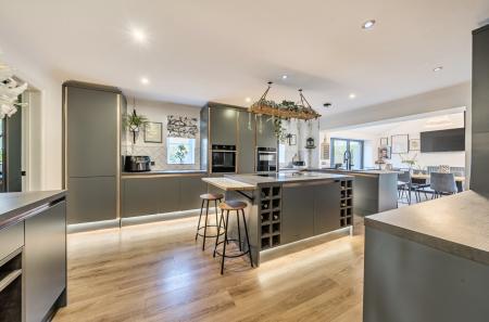 1395710-15-696514...