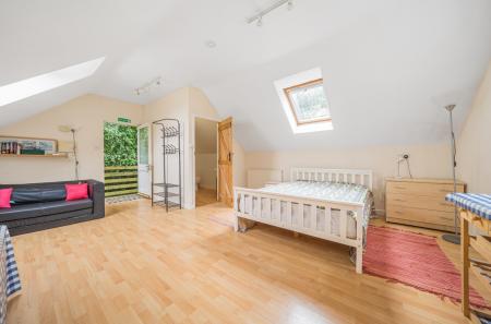 1299226-7-68413c1...