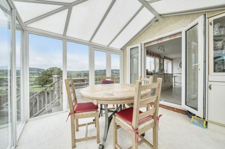 1364639-3-68ed2b0...