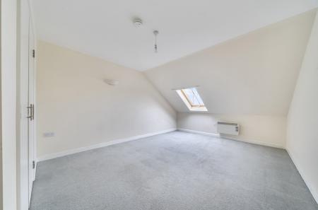 1365543-4-68ee2ba...