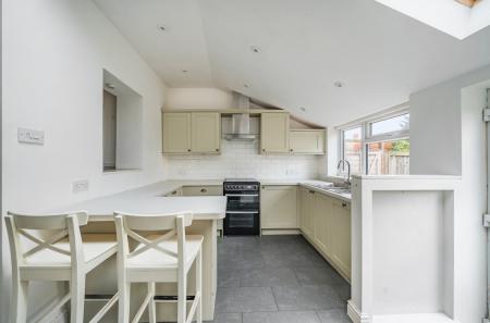 1371104-8-68f62bb...