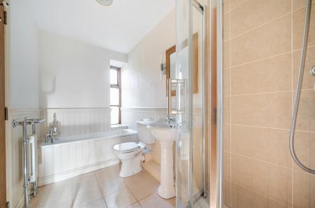 1370632-16-68ff9e...