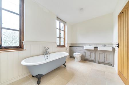 1370632-10-68ff9d...