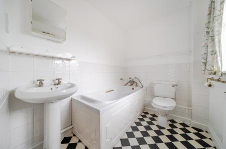 1358634-12-68fa34...