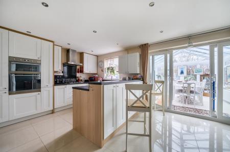 1383461-11-692881...