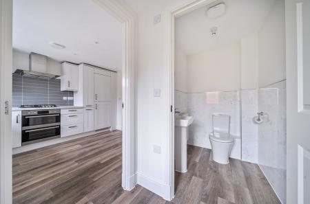 1389193-4-69400f8...