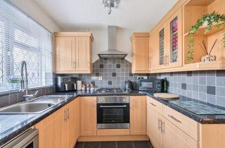 1387709-13-693c21...