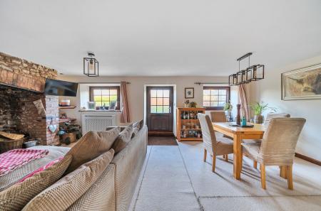 1389105-10-694188...