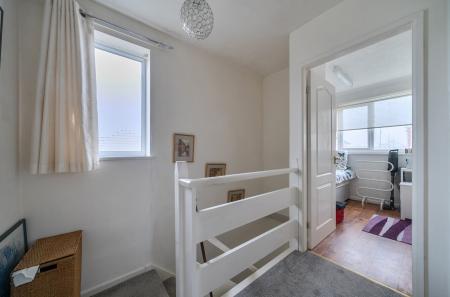 1403384-15-6970fd...