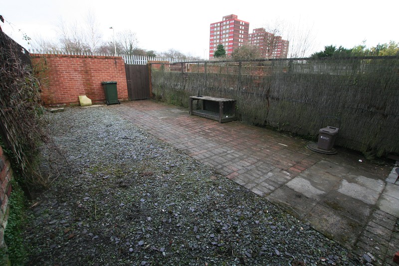 4 bedroom House Share for rent in Ellesmere Port