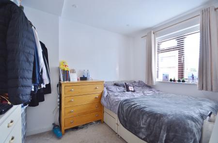 Bedroom / Study