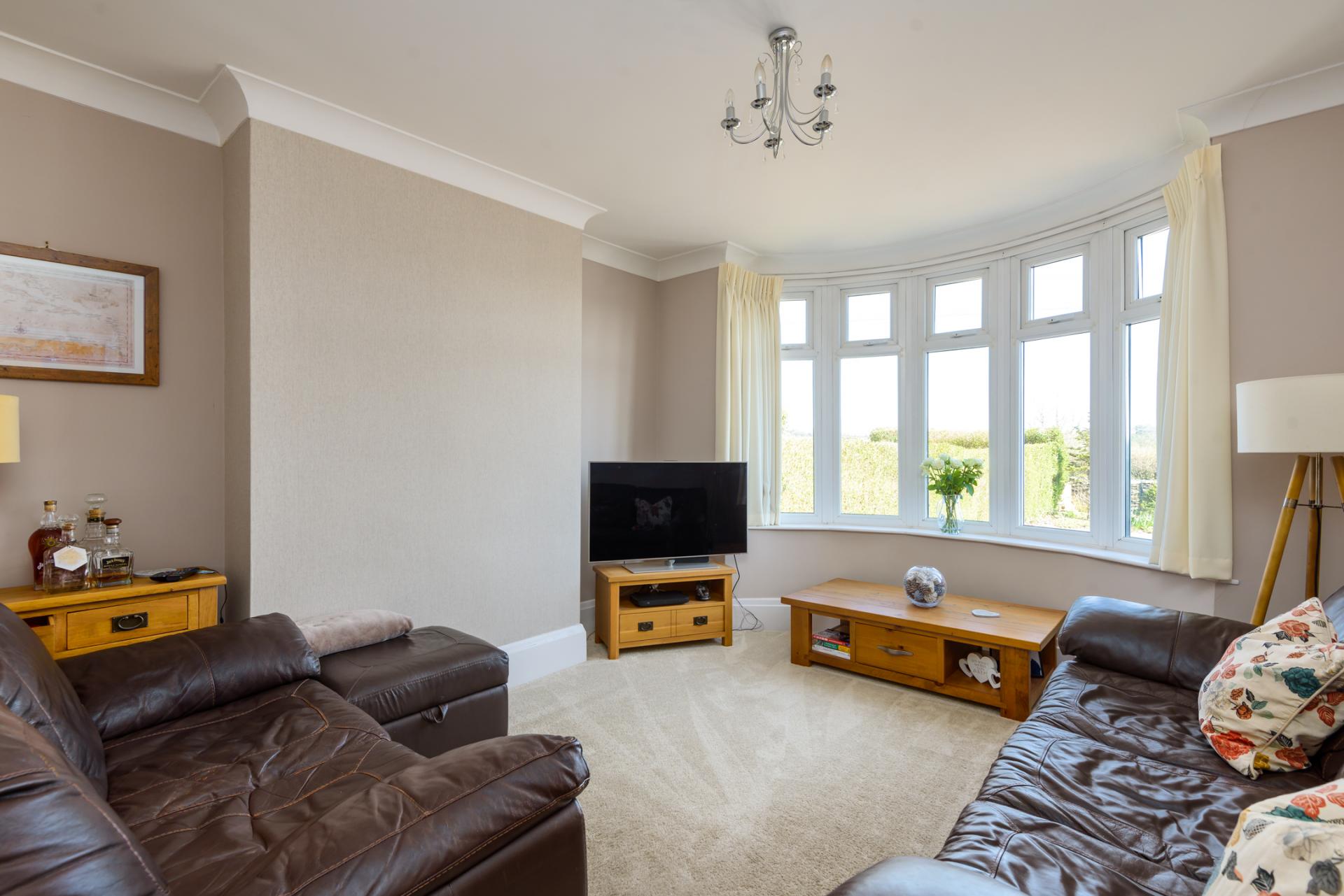 3 bedroom SemiDetached House for sale in Dronfield