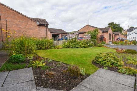 5 Barkhouse Close new Front Garden.jpg