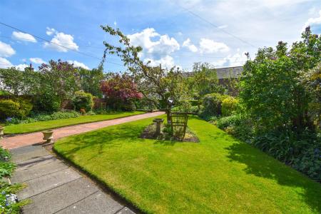 Copping Hill Front Garden a.jpg