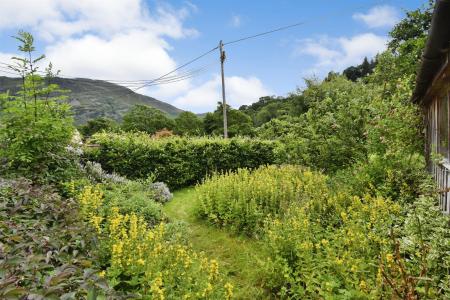 12 Stybarrow Terrace Garden e.jpg