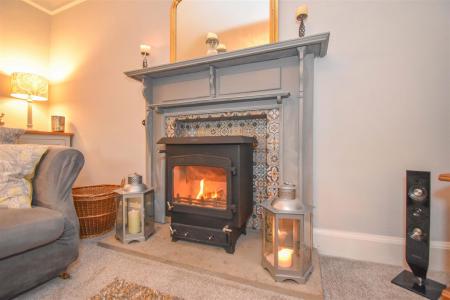 Sandal Cottage Living Room Stove b.jpg