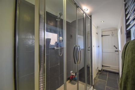 The Nook Shower Room b.jpg