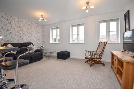 Open Plan Living Area & Kitchen