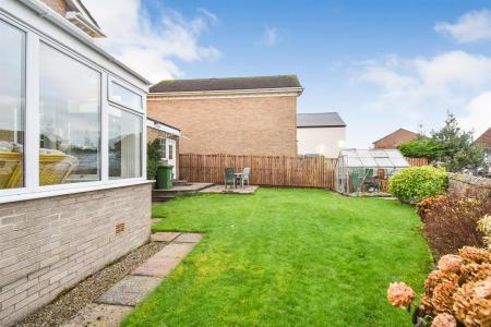 3 Park Close Rear Garden b.jpg