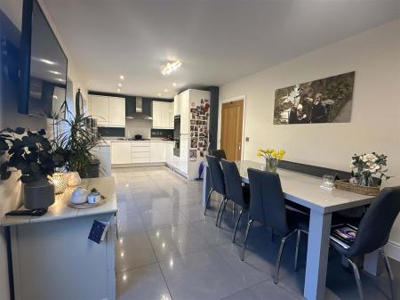 Dining Kitchen Day Room