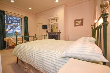 Bank Head House Bedroom 1 b.jpg