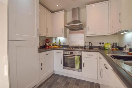 22 Clifton Hill Gardens Kitchen b.jpg