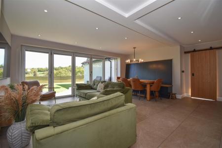 Malvern Day Room a.jpg