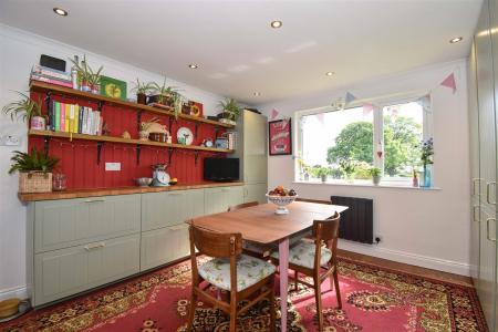 Deva Dining Kitchen b.jpg