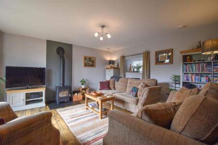 2 Swalebrook Barn Living Room a.jpg