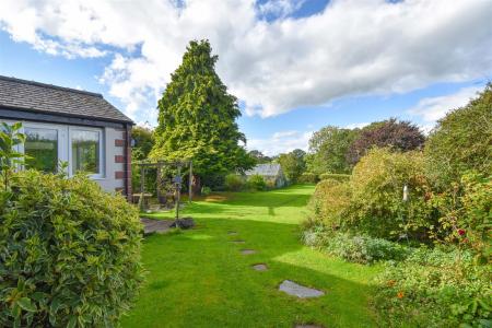 Cherry Trees Cottage Garden e.jpg