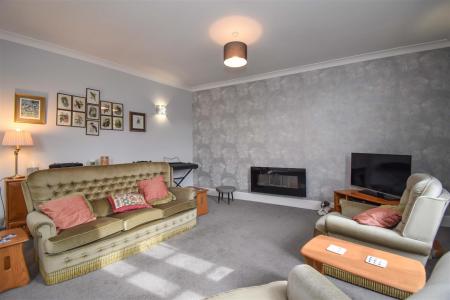 8 Albert Court Living Room b.jpg