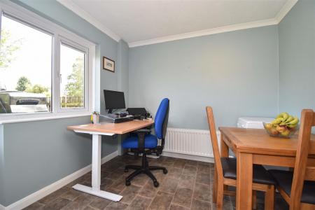 29 Howard Park Dining Kitchen b.jpg