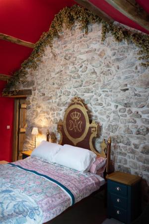 Castlehowe Bedroom a.jpg