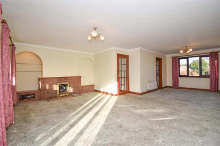 Cumbrae Lounge Dining Room.jpg