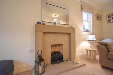 3 Penbury House Living Room d.jpg