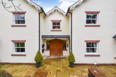 3 Penbury House Entrance.jpg