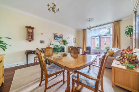 Sitting/Dining Room