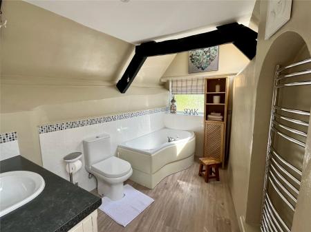 En-Suite Bathroom