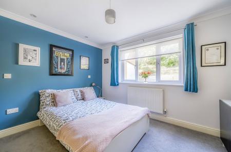 Lg Bedroom