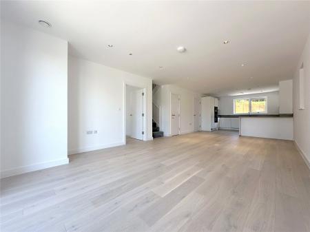 Living/Dining Area