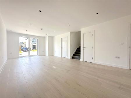 Living/Dining Area