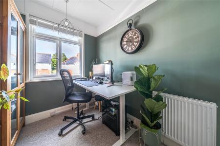 Bedroom/Office