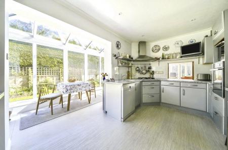 Kitchen/Breakfast
