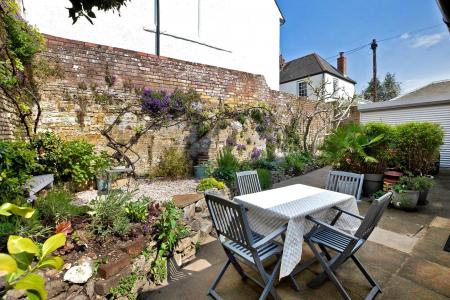 Courtyard Garden