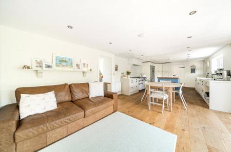 Kitchen Seating Area