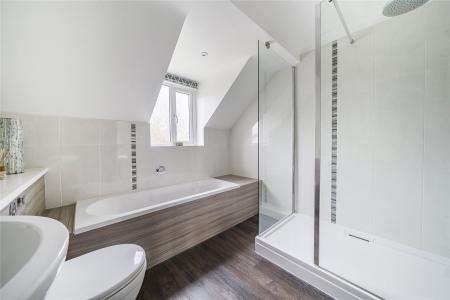 Main Ensuite