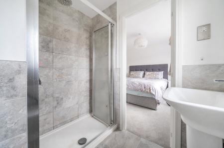 Ensuite Bathroom
